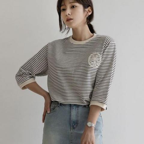 ely-sia T-Shirt